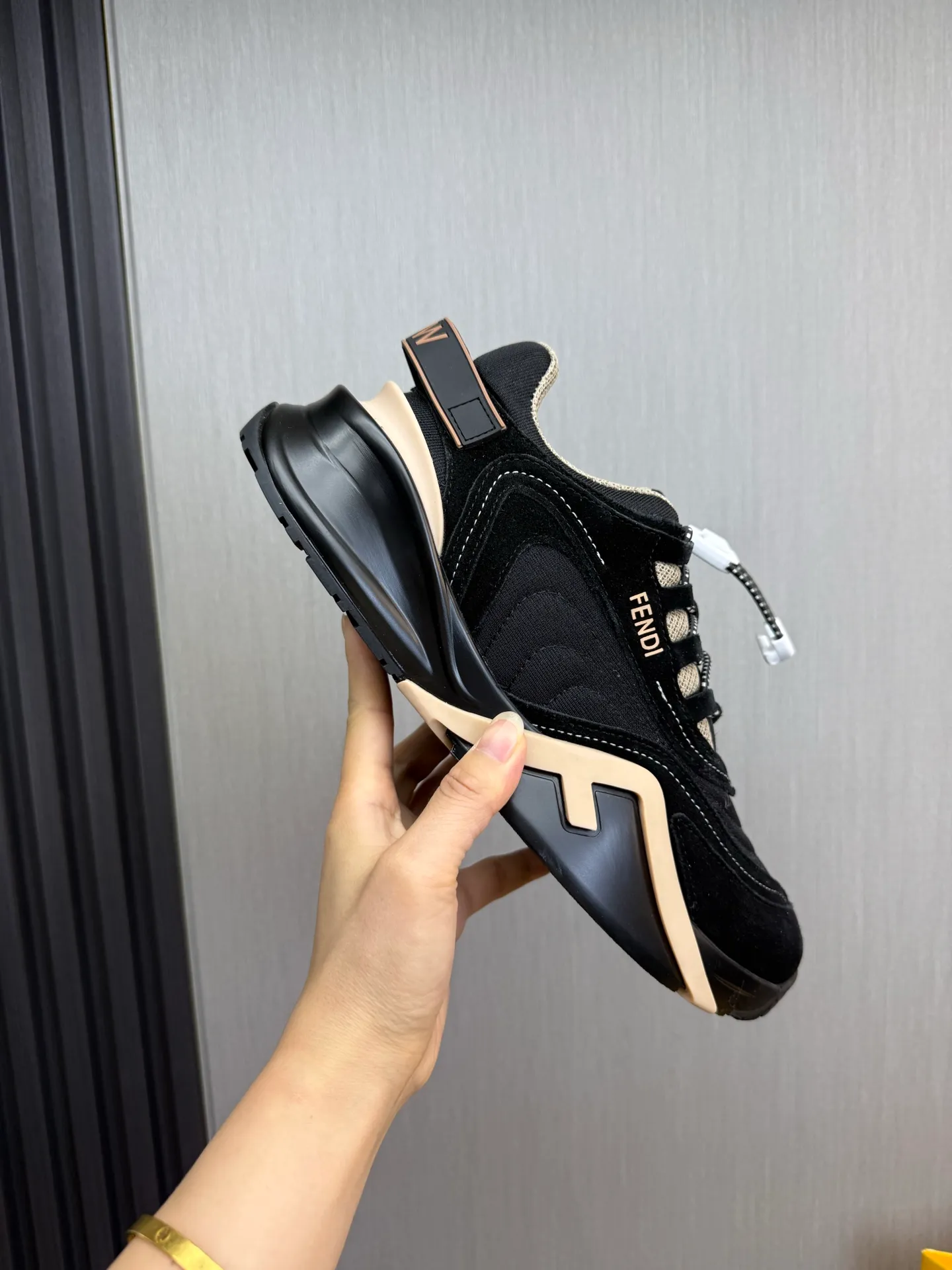 Men's men's shoes 💰560💰 Fendi [Fendi] hot style is on the market 🔥Fashionable casual men's shoes 🔱 Made of original brand fly knit fabric. Original cowhide + breathable mesh lining + sheepskin feet. Perfect shape and top quality, you deserve it 🔜Original rubber outsole, ultra-light, non-slip and wear-resistant 👣 Standard size 38-44